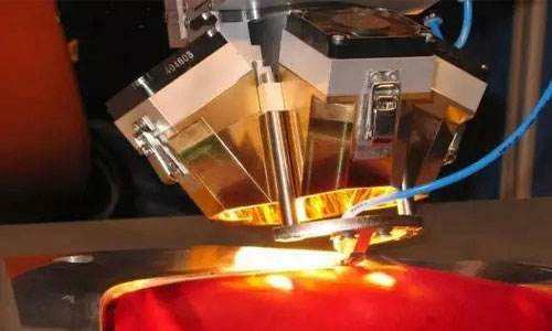 为什么激光焊接机焊接时会出现焊穿的情况？